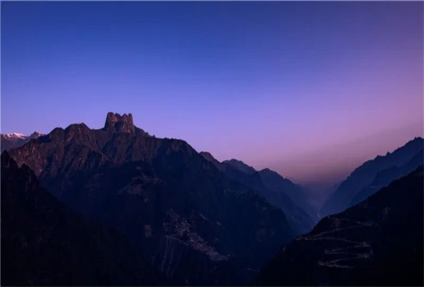 怒江會(huì)議旅游：來(lái)福貢觀山看水，聽雨聲