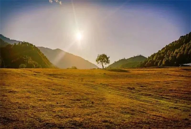 怒江會(huì)議旅游：初冬時(shí)分，沉醉于怒江的山光水色